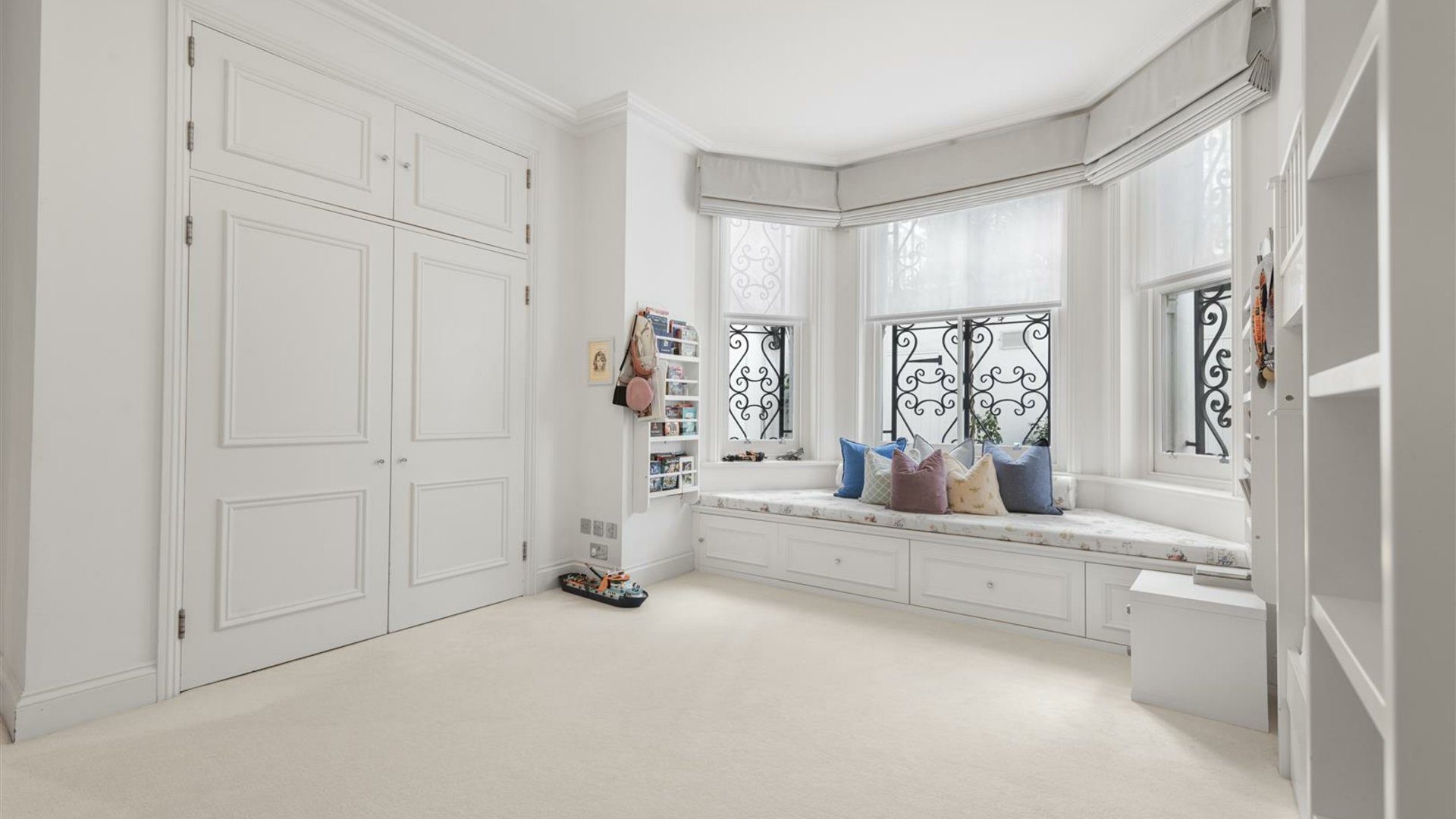 8 Redcliffe Square, London, London