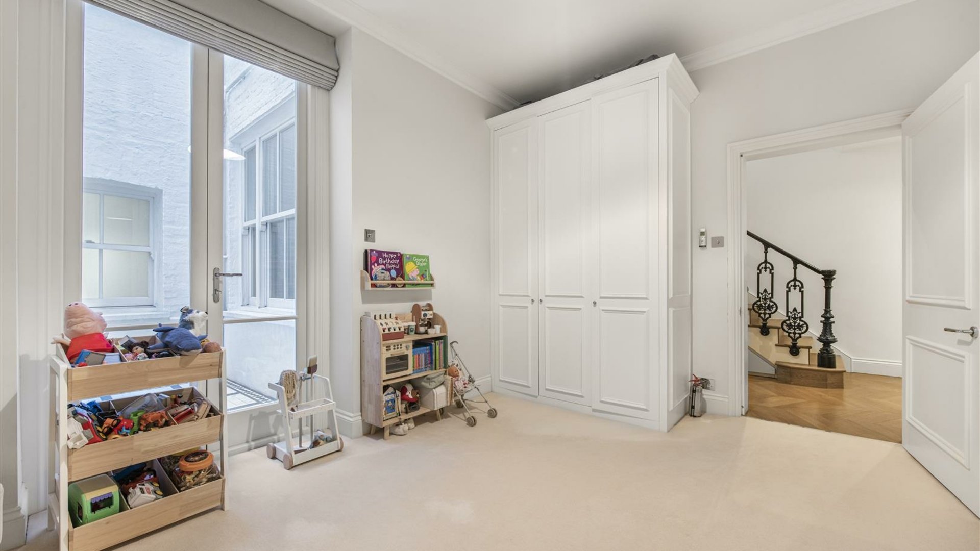 8 Redcliffe Square, London, London