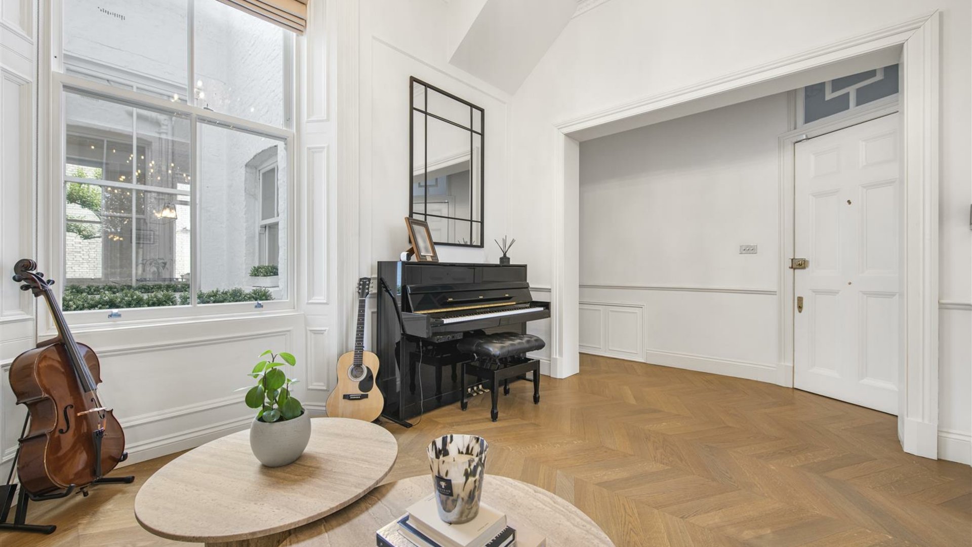 8 Redcliffe Square, London, London