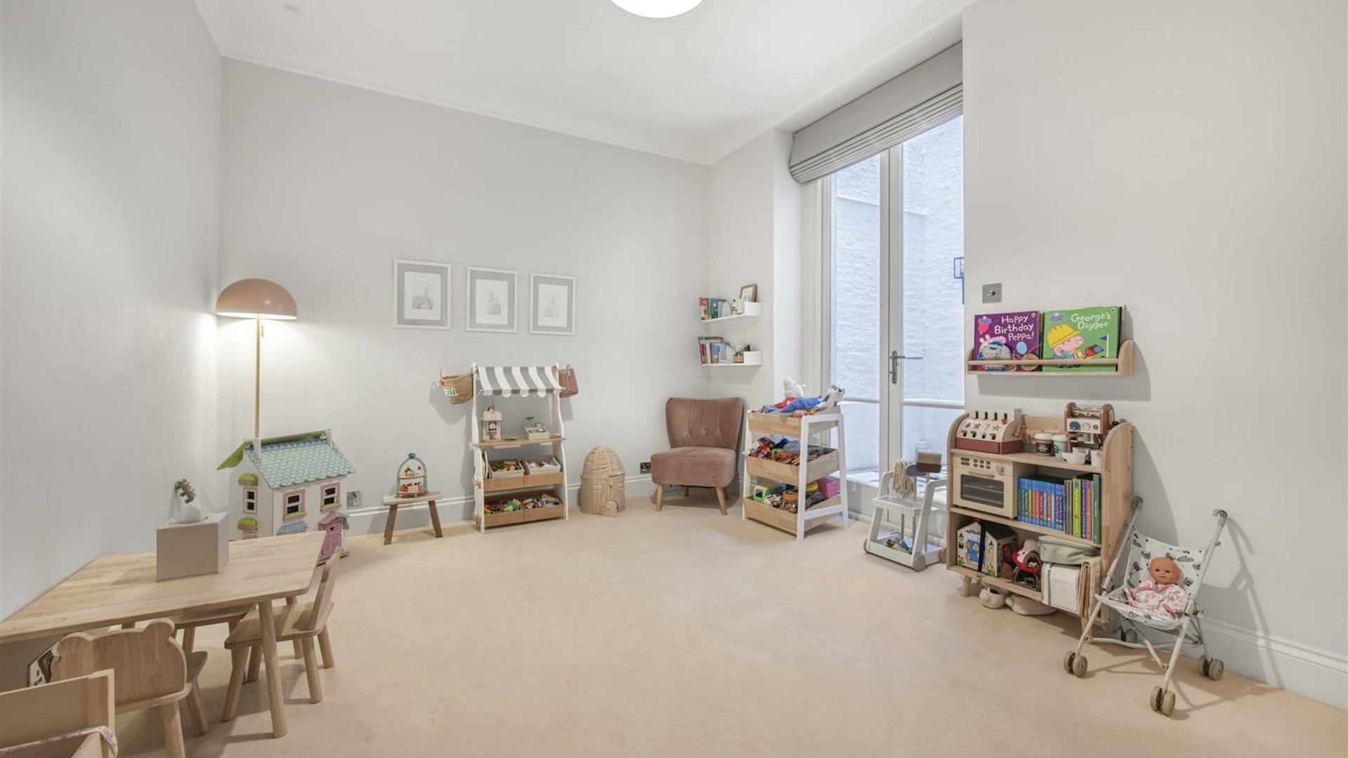 8 Redcliffe Square, London, London