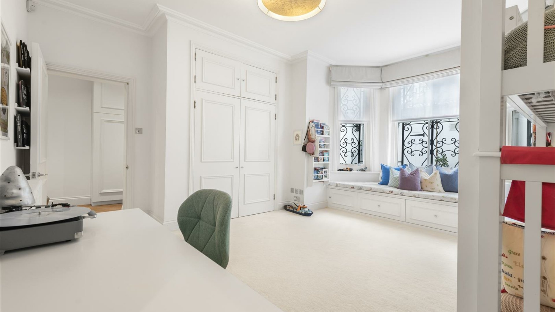 8 Redcliffe Square, London, London