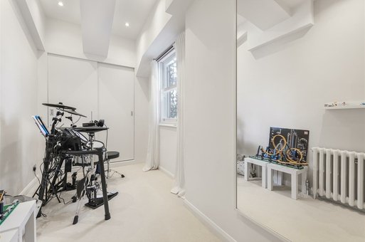 8 Redcliffe Square, London, London