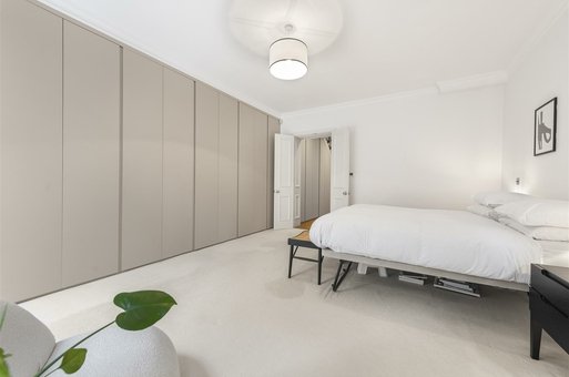 8 Redcliffe Square, London, London
