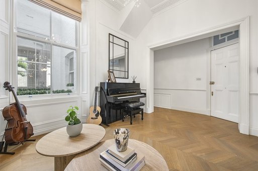 8 Redcliffe Square, London, London