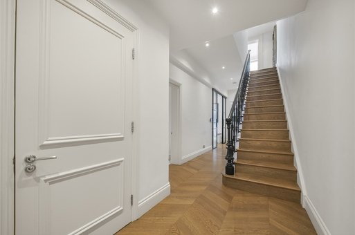 8 Redcliffe Square, London, London