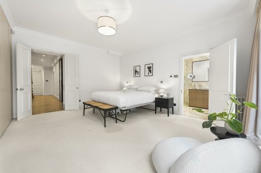 8 Redcliffe Square, London, London