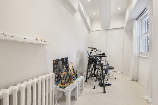 8 Redcliffe Square, London, London