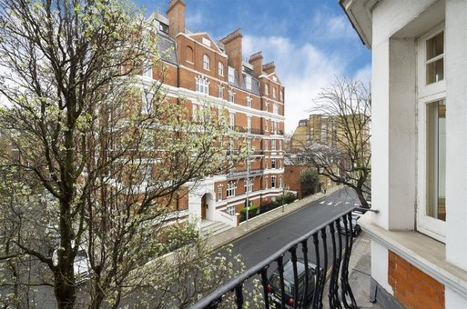 Drayton Court, Drayton Gardens, London