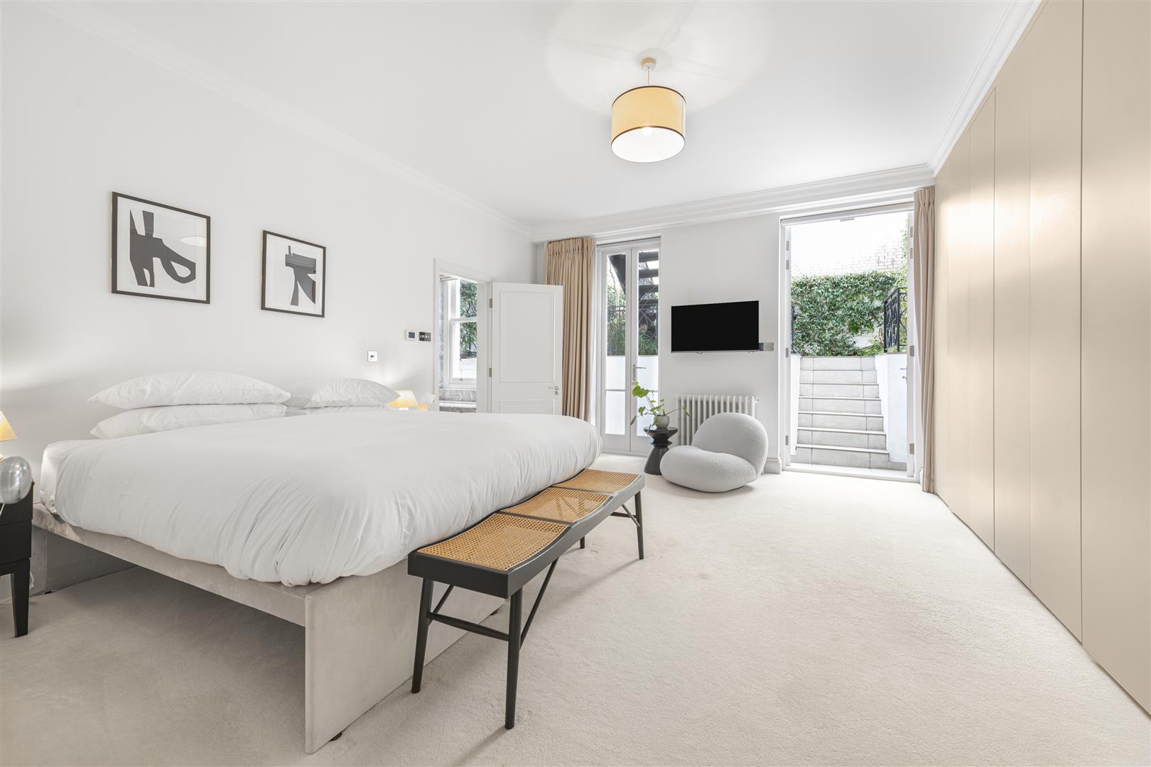 8 Redcliffe Square, London, London